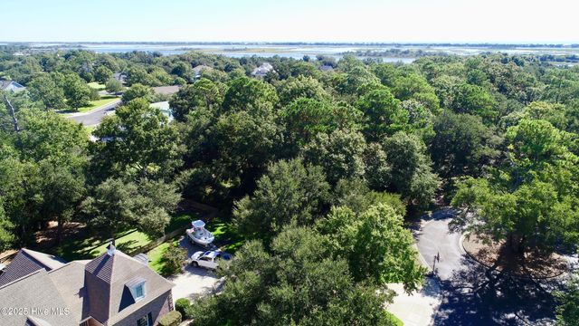 154 Cotherstone Court, Hampstead, NC 28443