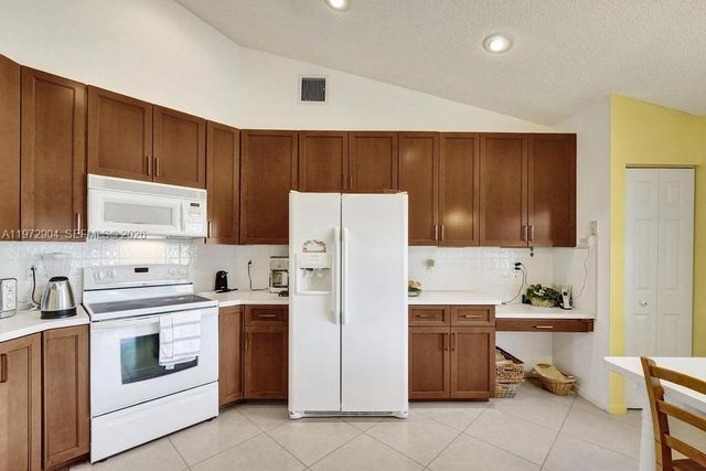 3151 Overlook Rd, Davie, FL 33328