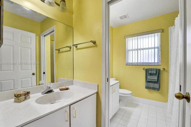 3151 Overlook Rd, Davie, FL 33328