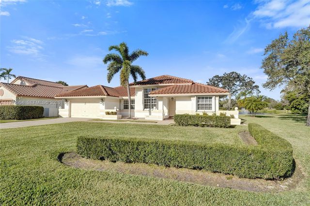 3151 Overlook Rd, Davie, FL 33328