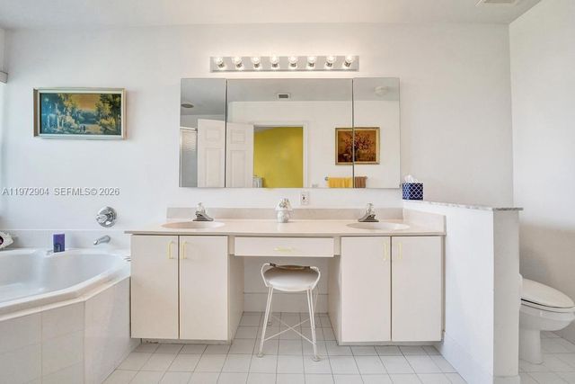 3151 Overlook Rd, Davie, FL 33328