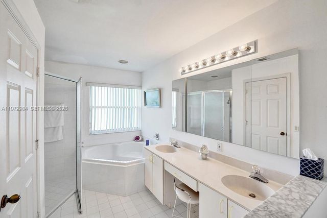 3151 Overlook Rd, Davie, FL 33328