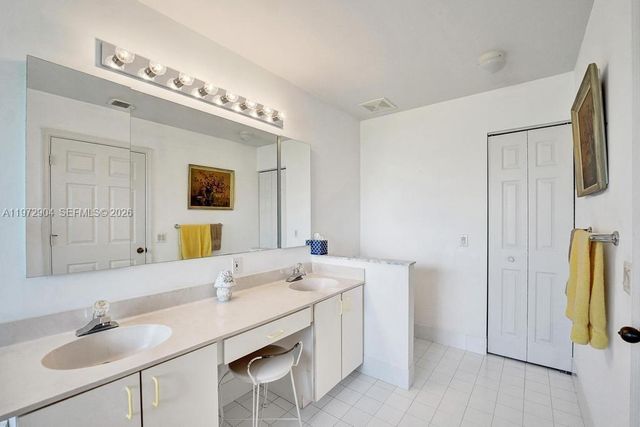 3151 Overlook Rd, Davie, FL 33328