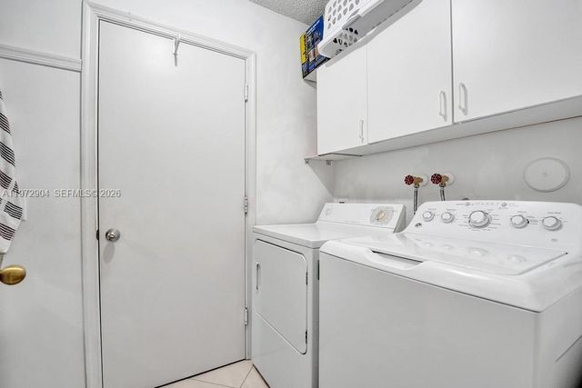 3151 Overlook Rd, Davie, FL 33328