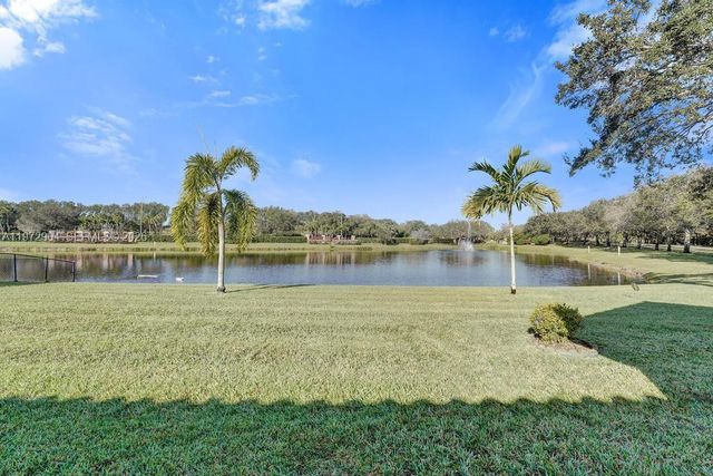 3151 Overlook Rd, Davie, FL 33328