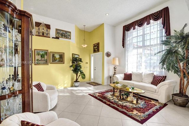 3151 Overlook Rd, Davie, FL 33328