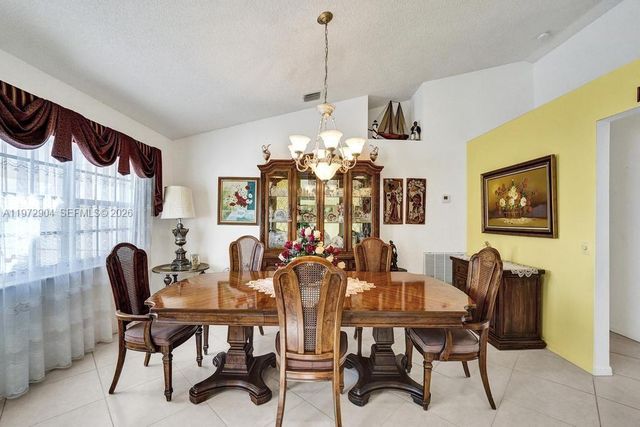 3151 Overlook Rd, Davie, FL 33328