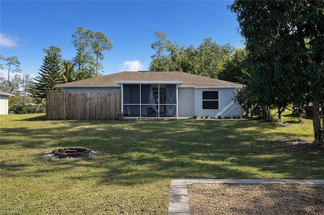 2275 Robin DR, Naples, FL 34117