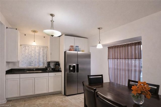 2275 Robin DR, Naples, FL 34117