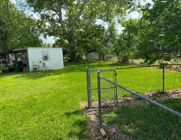 9802 Freestone, Houston, TX 77034