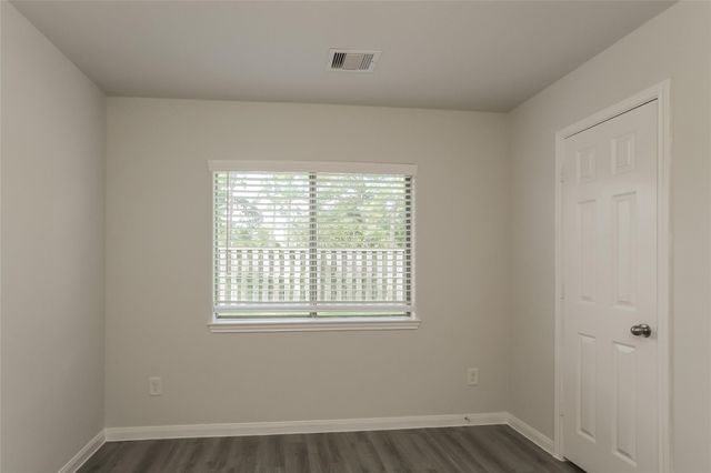 13401 Raintree Drive, Montgomery, TX 77356