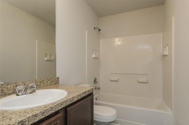 13401 Raintree Drive, Montgomery, TX 77356