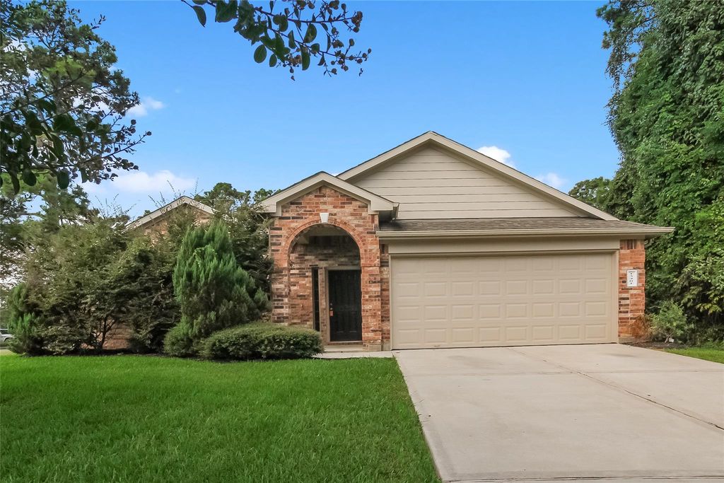 13401 Raintree Drive, Montgomery, TX 77356