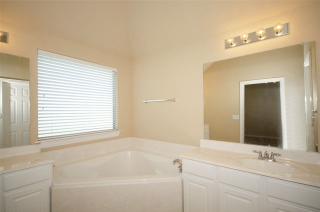 907 Mustang Ridge Drive, Murphy, TX 75094