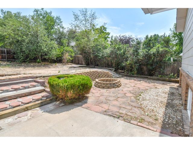 1442 Hilltop Dr, Longmont, CO 80504