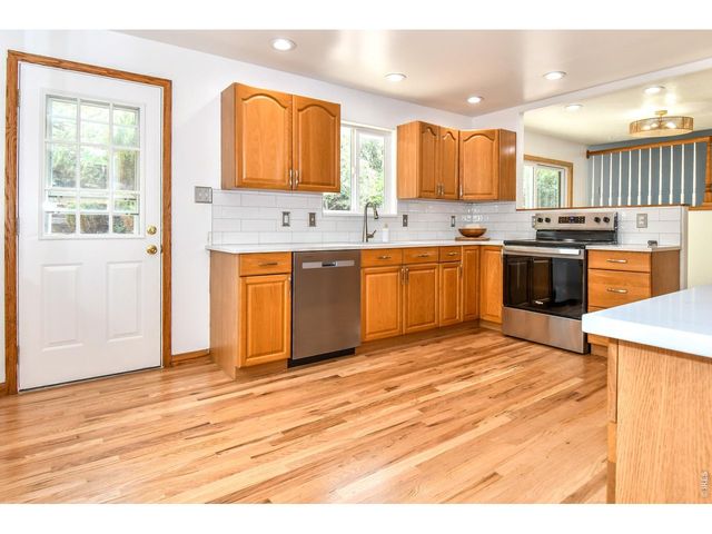 1442 Hilltop Dr, Longmont, CO 80504