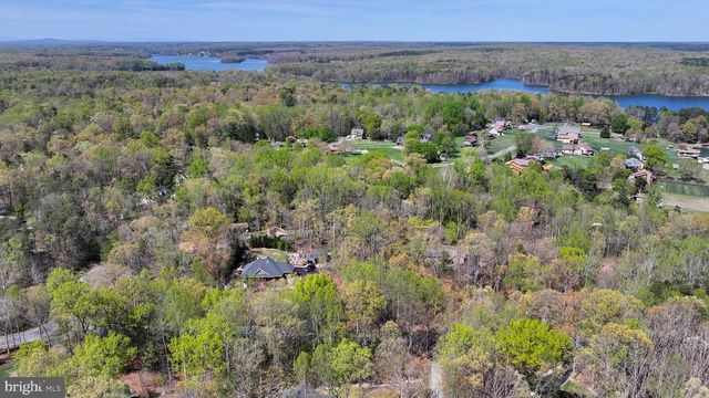 LAKEWOOD CIRCLE, Mineral, VA 23117