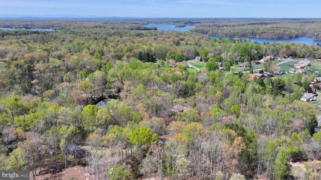 LAKEWOOD CIRCLE, Mineral, VA 23117