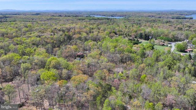 LAKEWOOD CIRCLE, Mineral, VA 23117