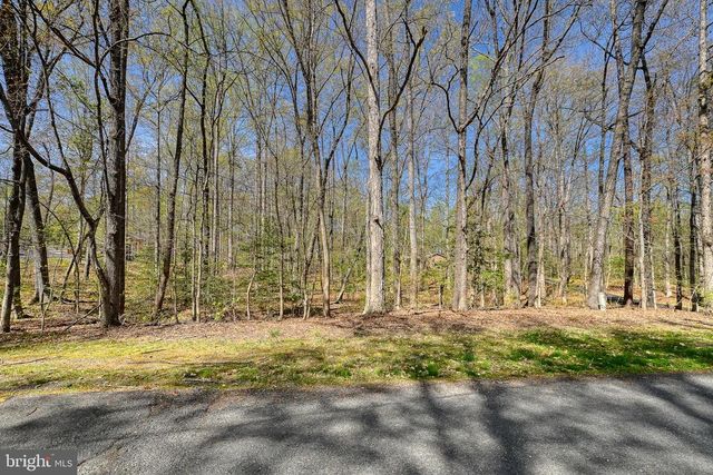 LAKEWOOD CIRCLE, Mineral, VA 23117