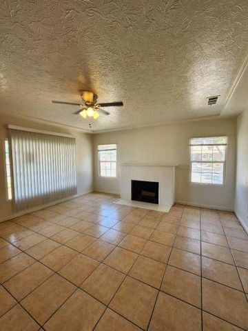 54 E Kearney Boulevard, Fresno, CA 93706