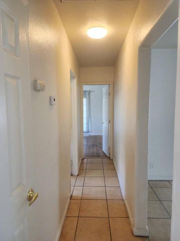 54 E Kearney Boulevard, Fresno, CA 93706