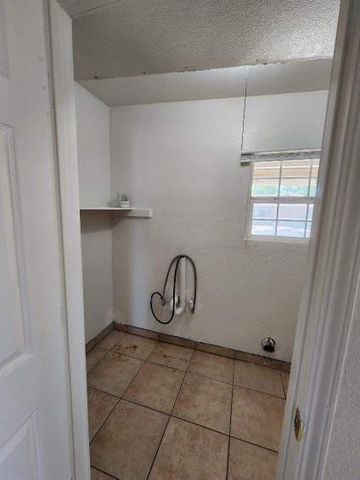 54 E Kearney Boulevard, Fresno, CA 93706