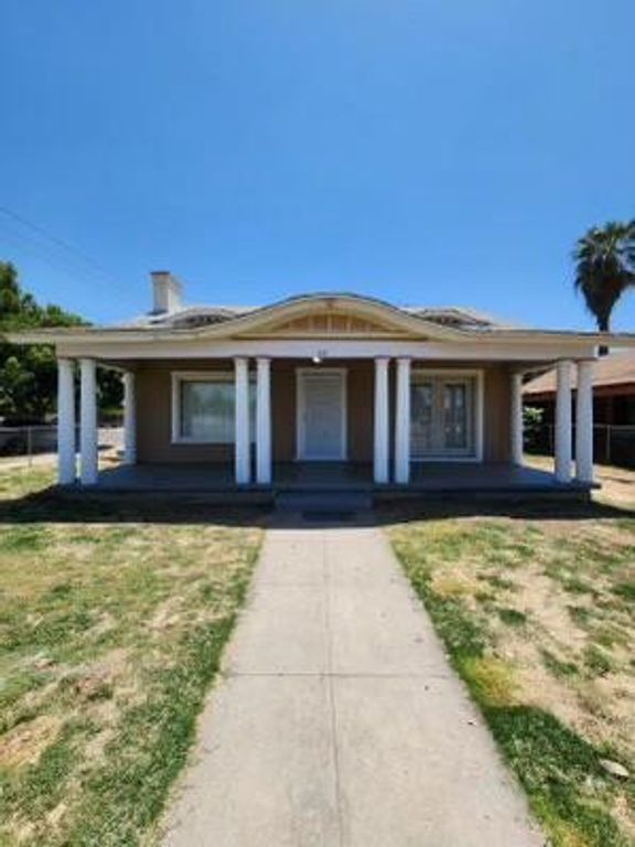 54 E Kearney Boulevard, Fresno, CA 93706