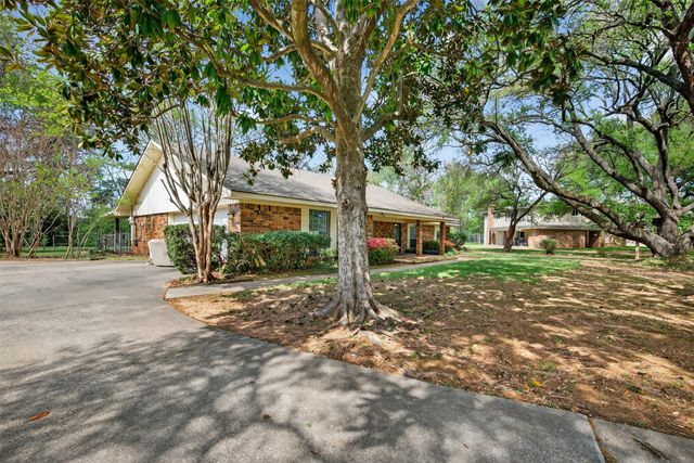 220 Walnut Lane, Bossier City, LA 71111