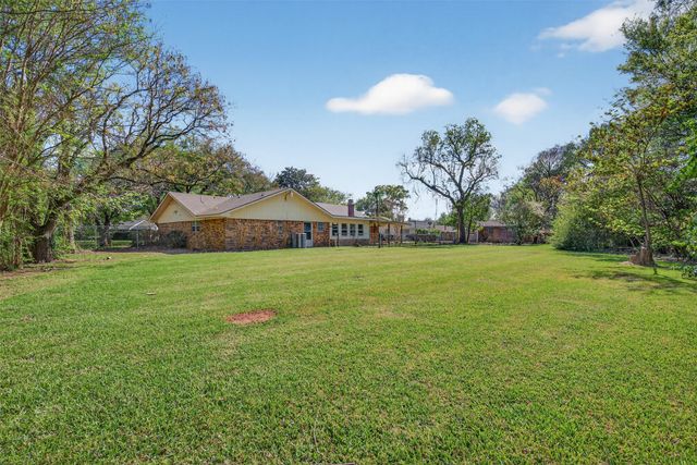 220 Walnut Lane, Bossier City, LA 71111