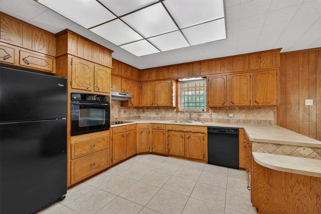 220 Walnut Lane, Bossier City, LA 71111