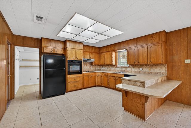 220 Walnut Lane, Bossier City, LA 71111