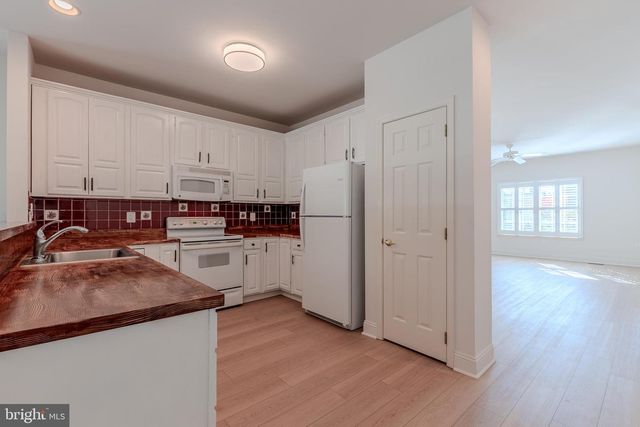 62 WYNNDEMERE CT, Cape May Court House, NJ 08210