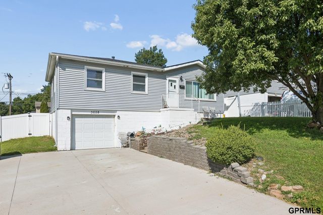 3628 S 88Th Street, Omaha, NE 68124