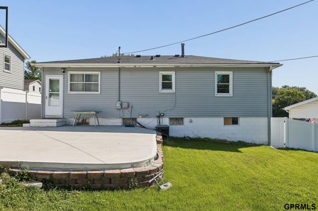 3628 S 88Th Street, Omaha, NE 68124