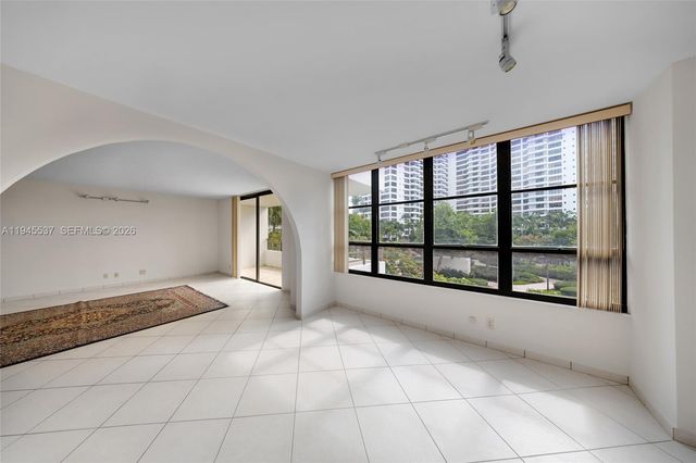 600 Three Islands Blvd 212, Hallandale Beach, FL 33009