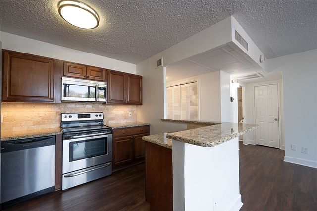 715 S Upper Broadway St 205, Corpus Christi, TX 78401