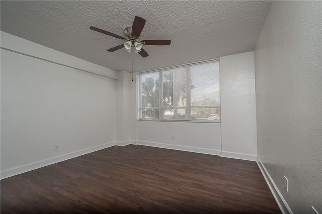 715 S Upper Broadway St 205, Corpus Christi, TX 78401