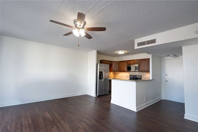 715 S Upper Broadway St 205, Corpus Christi, TX 78401