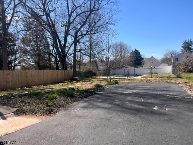 168 Oak St, Bridgewater Twp., NJ 08807
