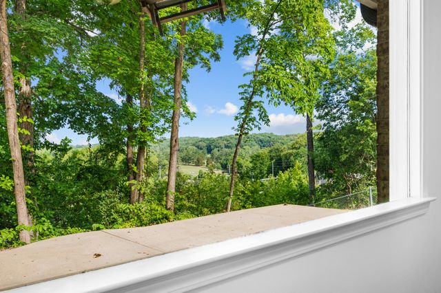 1804 Warfield Dr, Clarksville, TN 37043