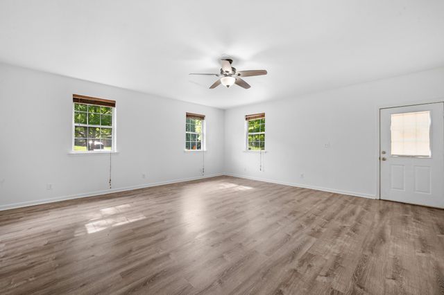 1804 Warfield Dr, Clarksville, TN 37043