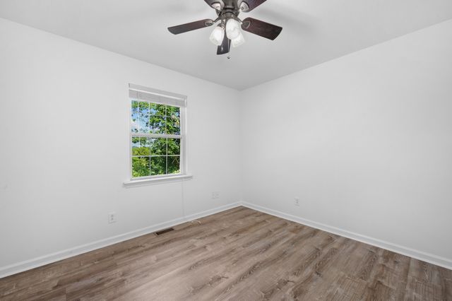 1804 Warfield Dr, Clarksville, TN 37043