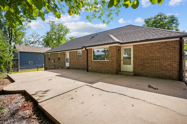 1804 Warfield Dr, Clarksville, TN 37043