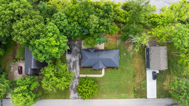 1804 Warfield Dr, Clarksville, TN 37043