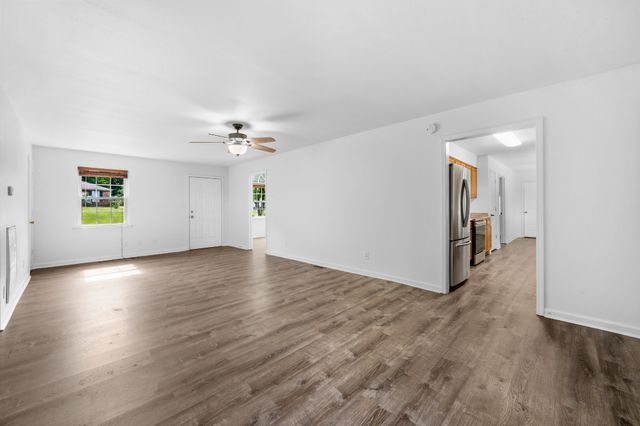 1804 Warfield Dr, Clarksville, TN 37043