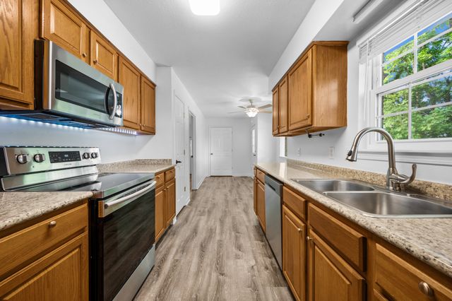 1804 Warfield Dr, Clarksville, TN 37043