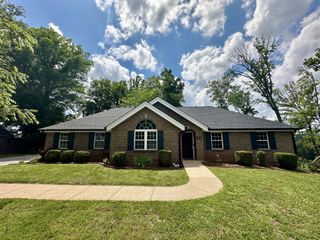 1804 Warfield Dr, Clarksville, TN 37043