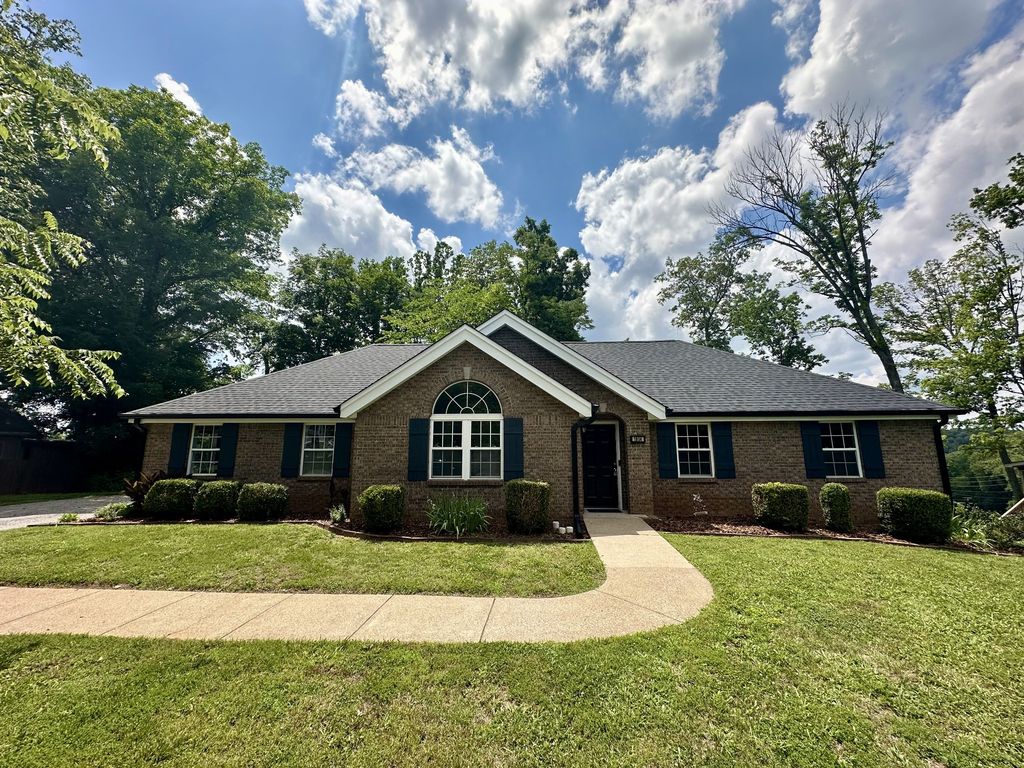1804 Warfield Dr, Clarksville, TN 37043