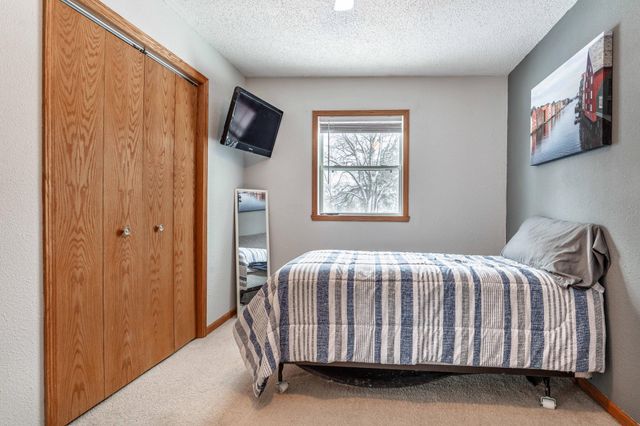 311 4th Avenue E, Abercrombie, ND 58001